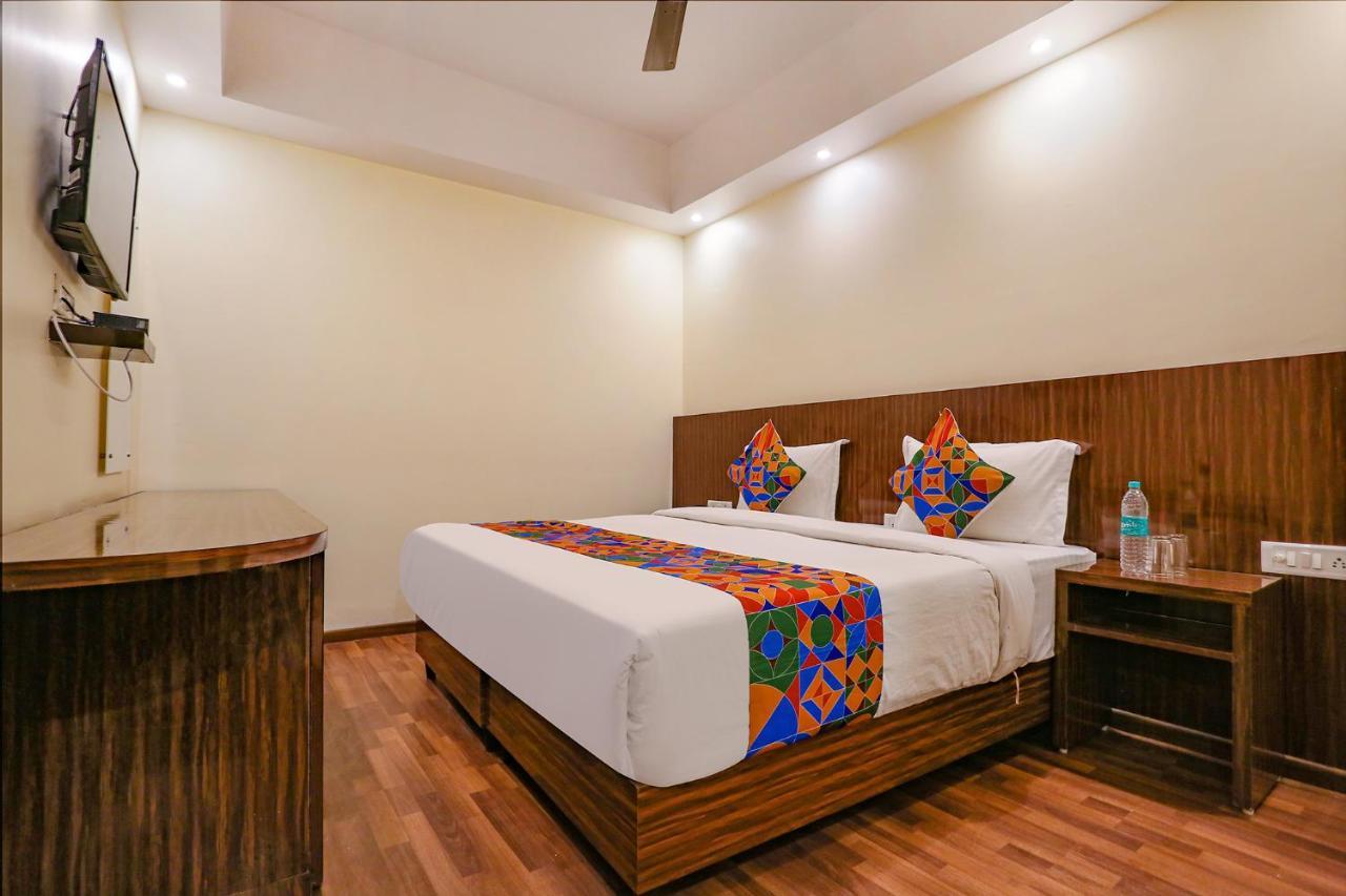 Fabexpress Kapashera Residency Near Igi Airport New Delhi Gurgaon Exterior foto